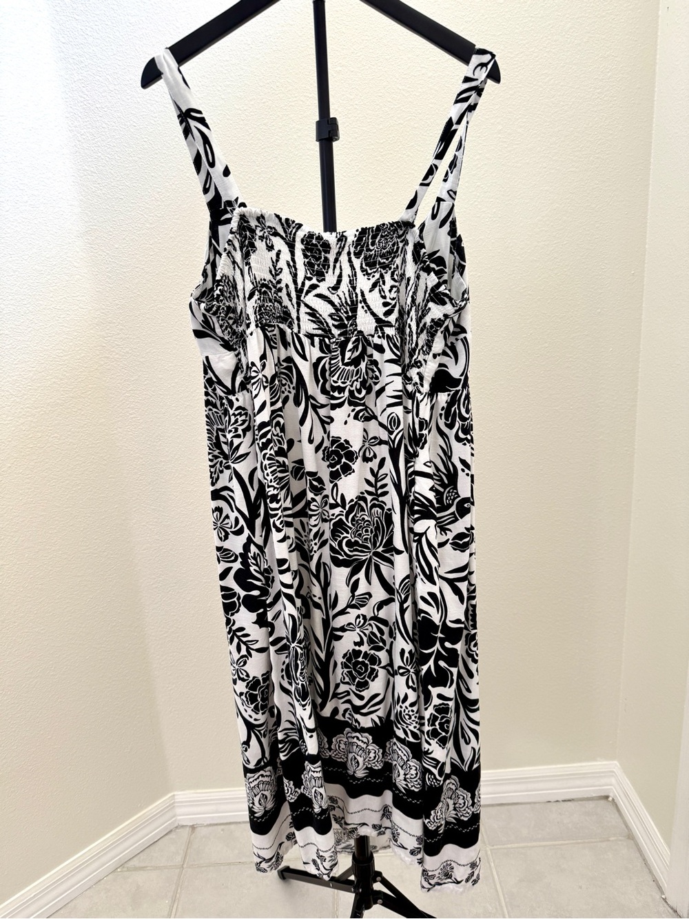 Knox Rose Black and White Floral Midi Dress - Picture 5 of 6